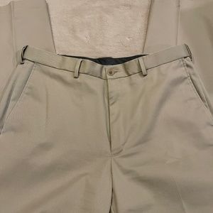 Haggar Classic Fit Khaki Pants
